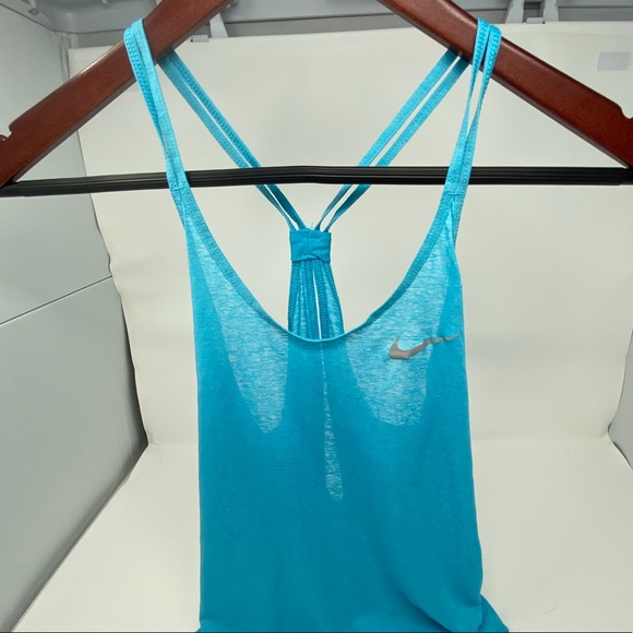 Nike dri-fit top - Picture 2 of 5